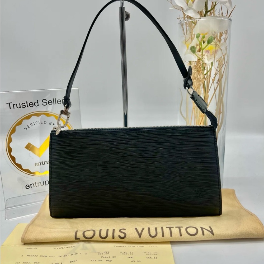 LOUIS VUITTON POCHETTE EPI